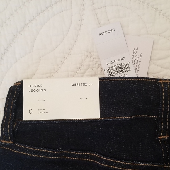 American Eagle High Rise Jegging Jean - Picture 3 of 3